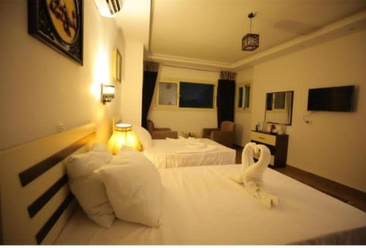 Pyramid View Gh Hotel Kafrat al Jabal Exterior foto